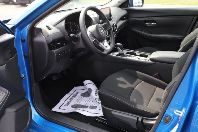 Used 2025 Nissan Sentra SV FWD image 9