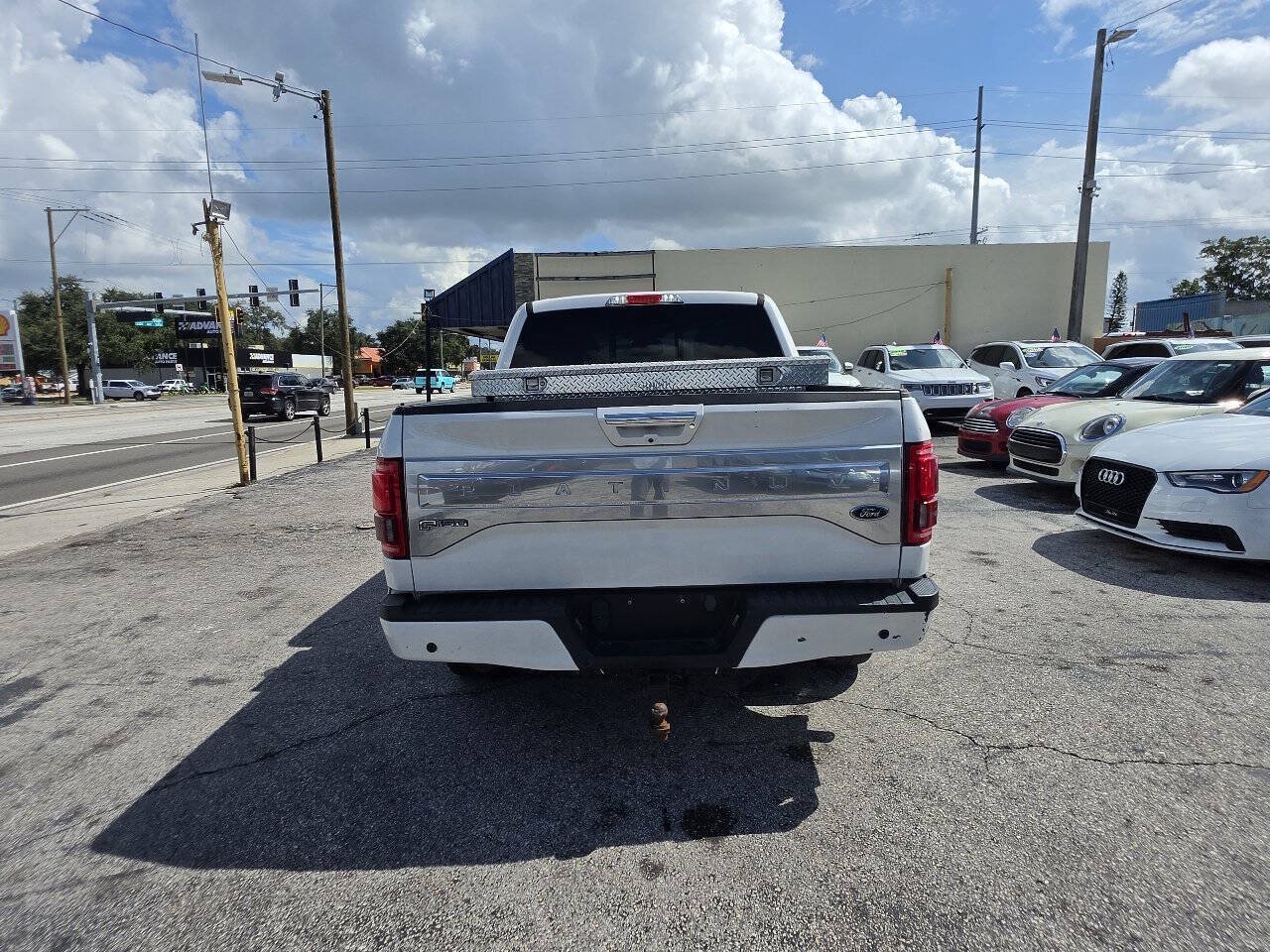 Used 2015 Ford F150 Platinum w/ Equipment Group 701A Luxury RWD image 3