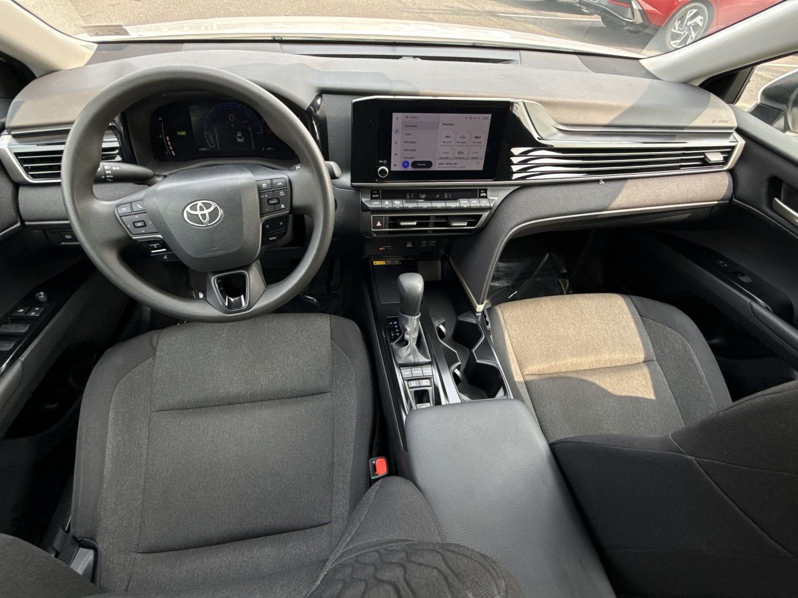 Used 2025 Toyota Camry LE FWD image 23