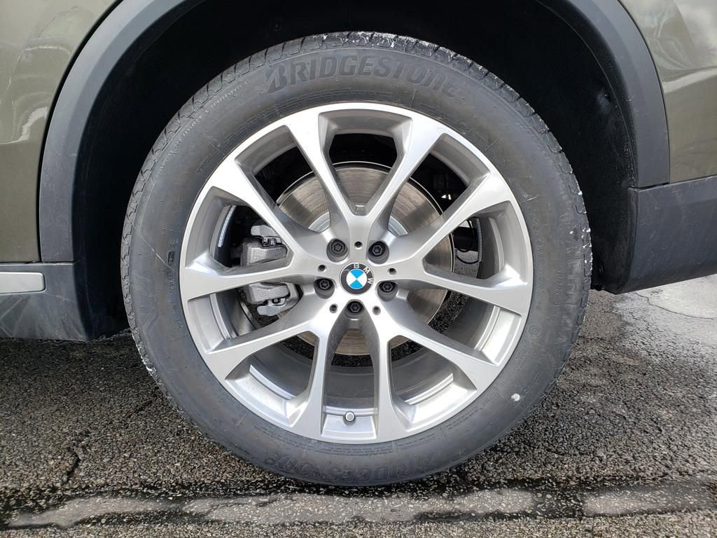 New 2026 BMW X5 xDrive40i w/ Premium Package image 12