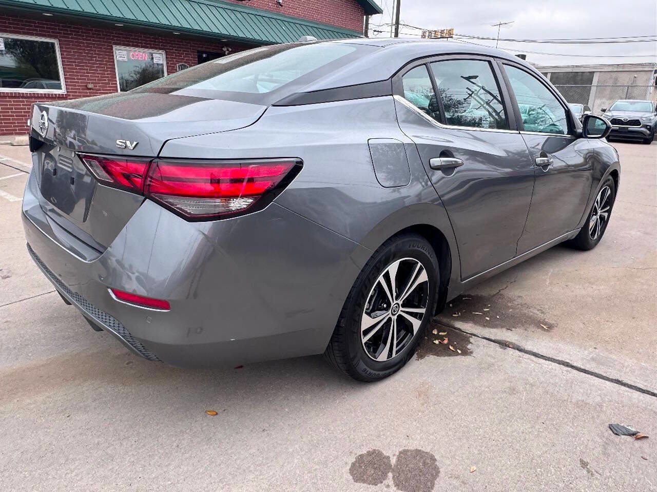 Used 2021 Nissan Sentra SV FWD image 5