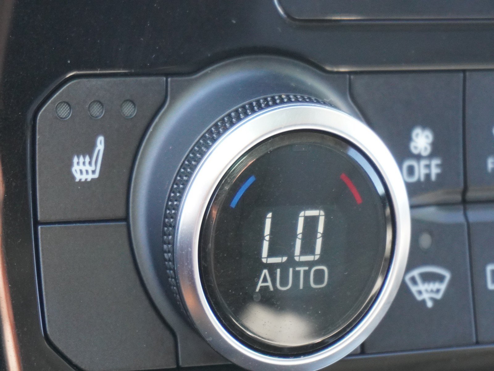 Used 2022 Toyota Highlander XLE AWD/4WD image 27