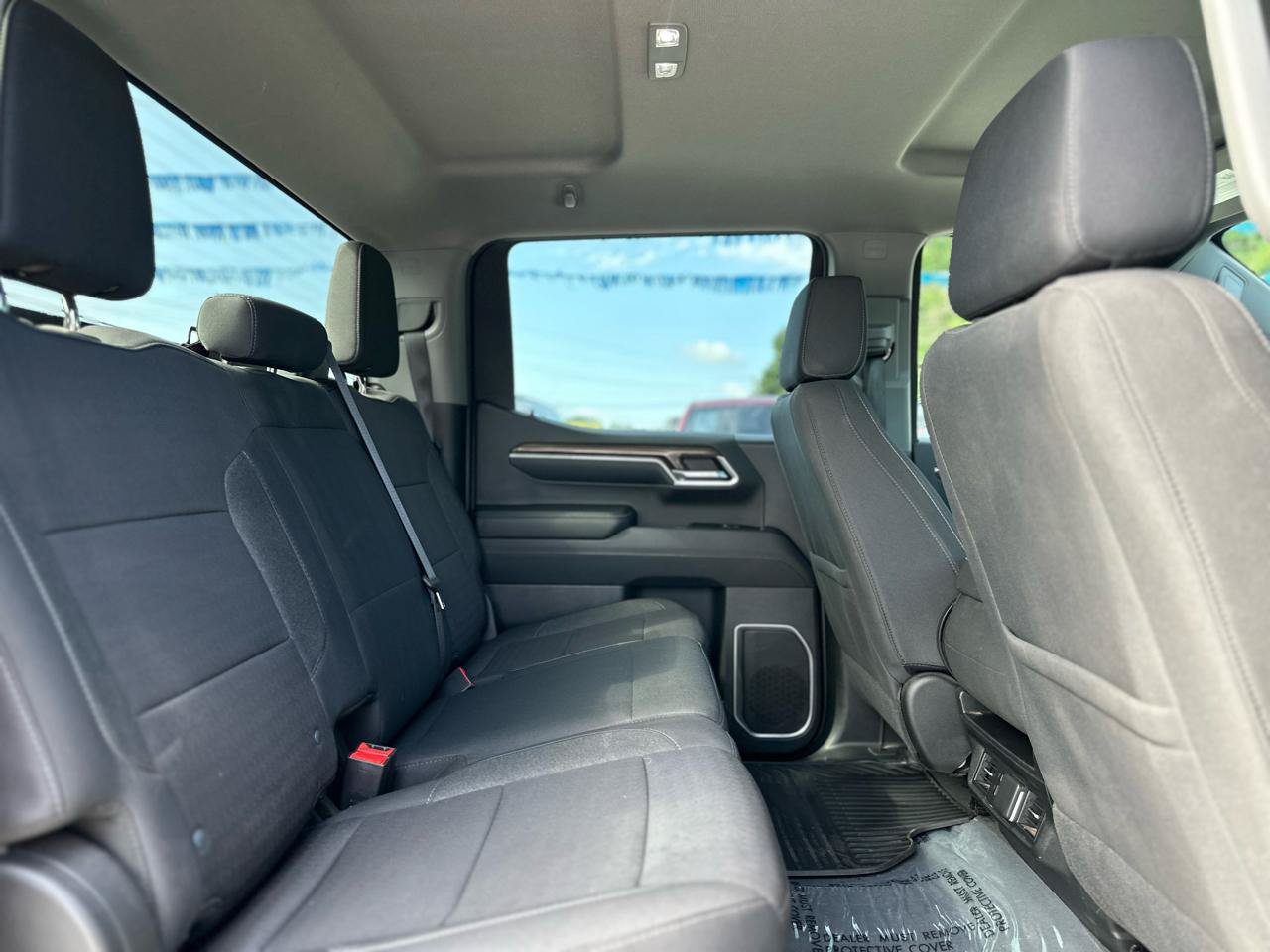 Used 2024 Chevrolet Silverado 1500 LT AWD/4WD image 16
