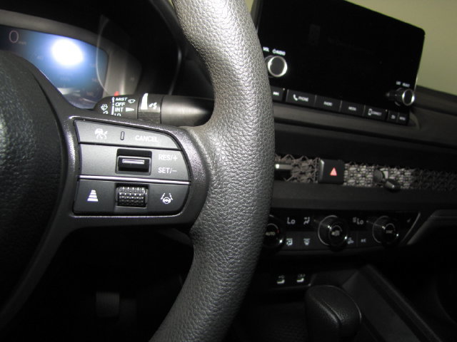 Certified 2024 Honda Accord EX image 29