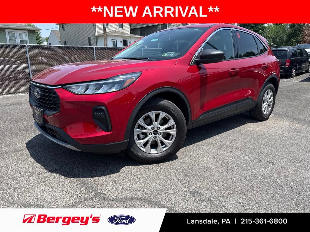 Used 2023 Ford Escape Active w/ Tech Pack #1 AWD/4WD image 1