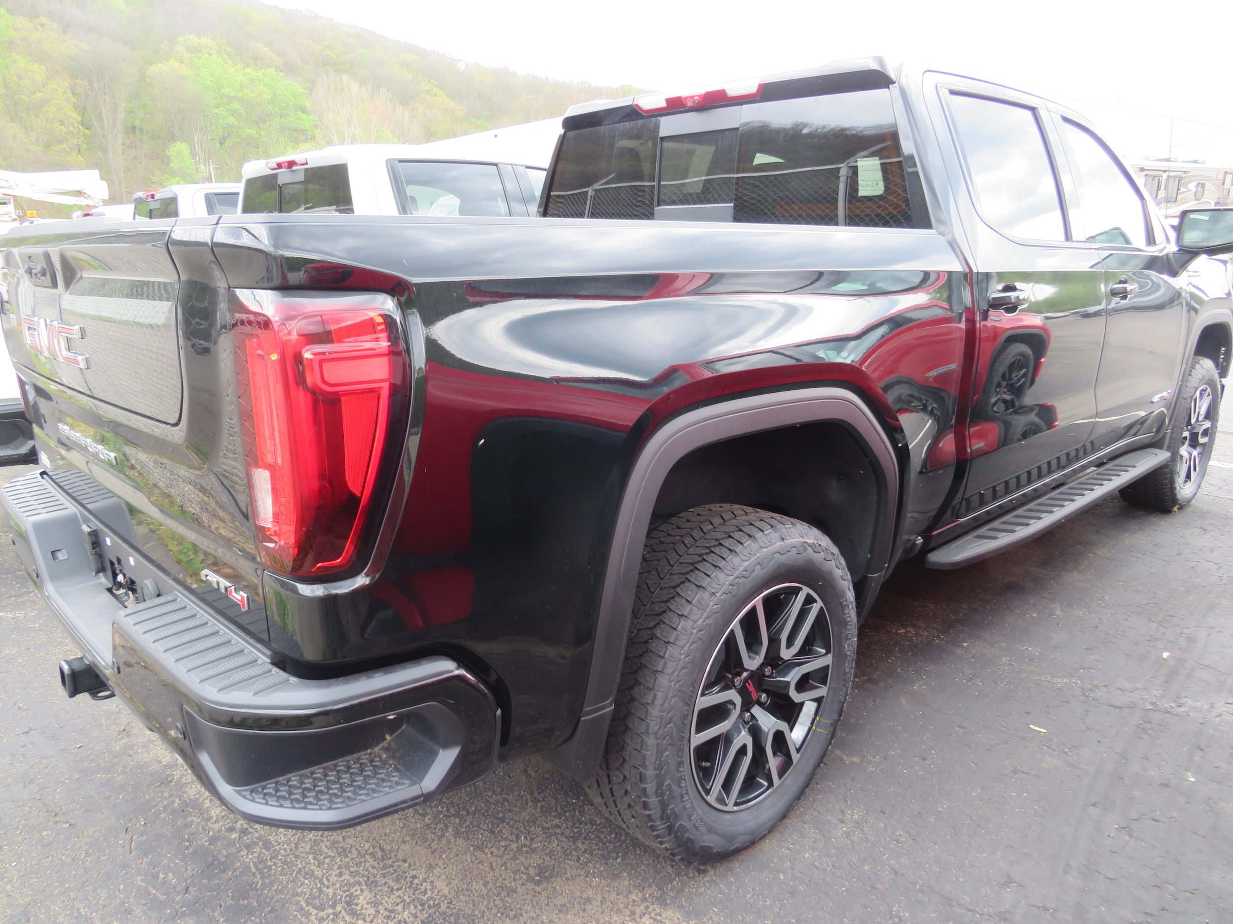 New 2026 GMC Sierra 1500 AT4 w/ AT4 Premium Package AWD/4WD image 5