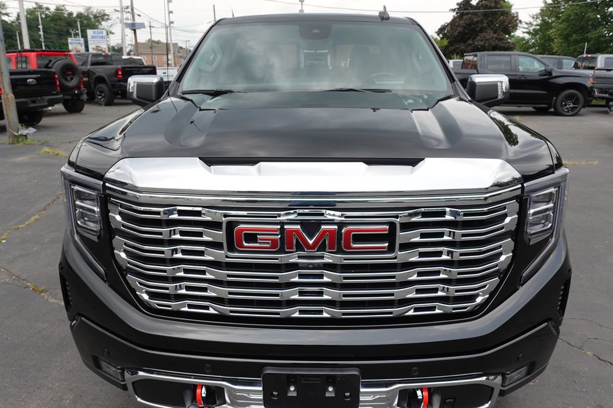 Used 2023 GMC Sierra 1500 Denali w/ Denali Reserve Package AWD/4WD image 6