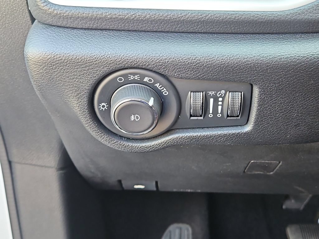 Used 2024 Chrysler Pacifica Limited FWD image 22