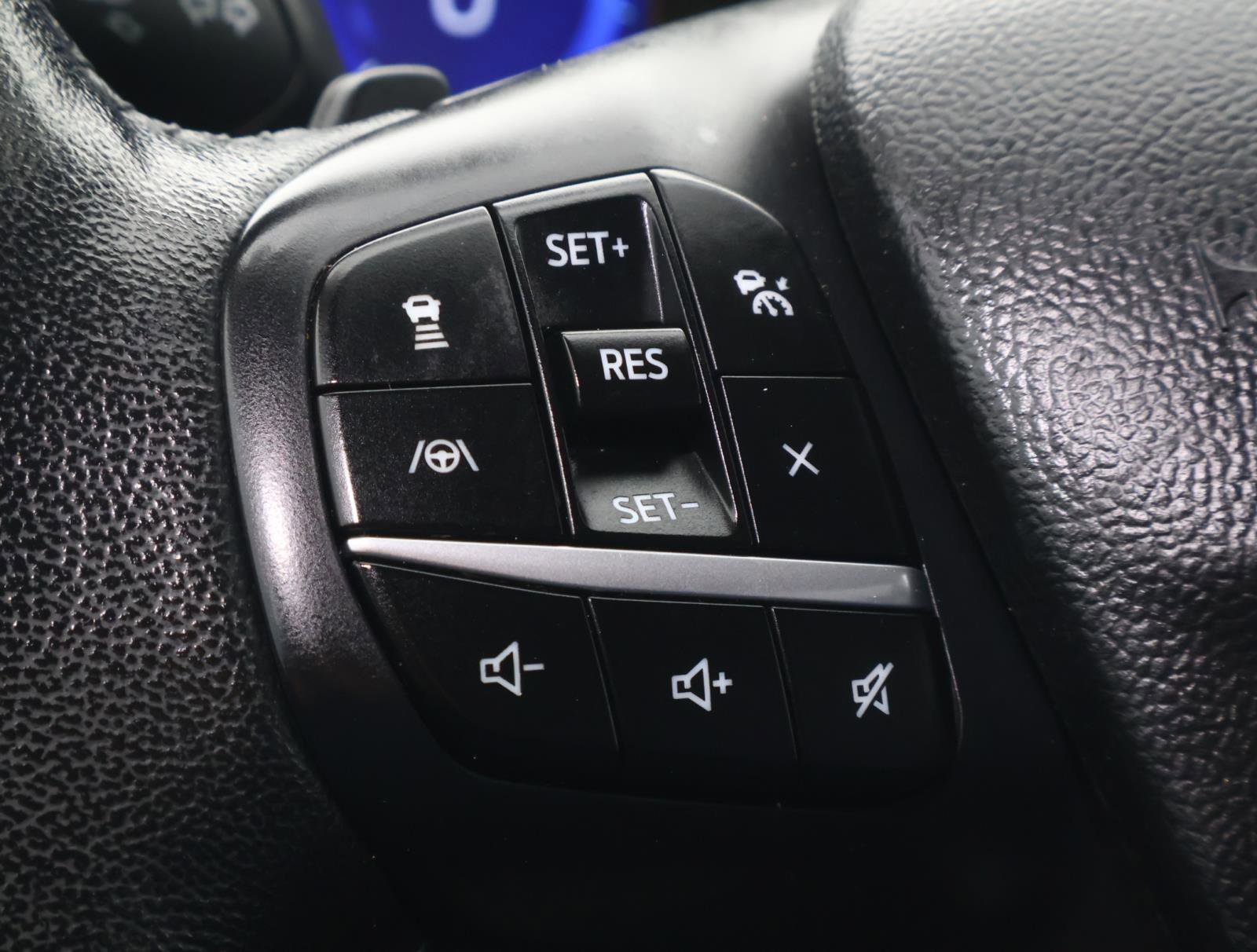 Used 2020 Ford Escape Titanium image 24