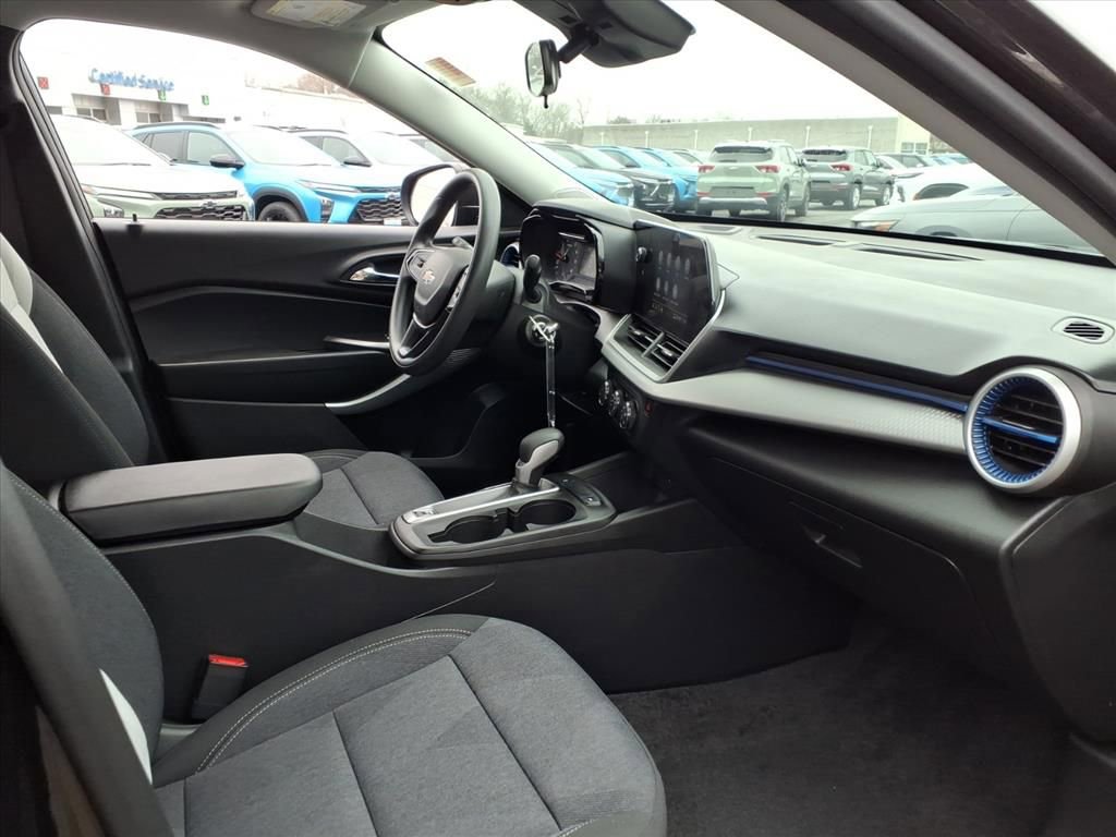 Used 2024 Chevrolet Trax LS image 20