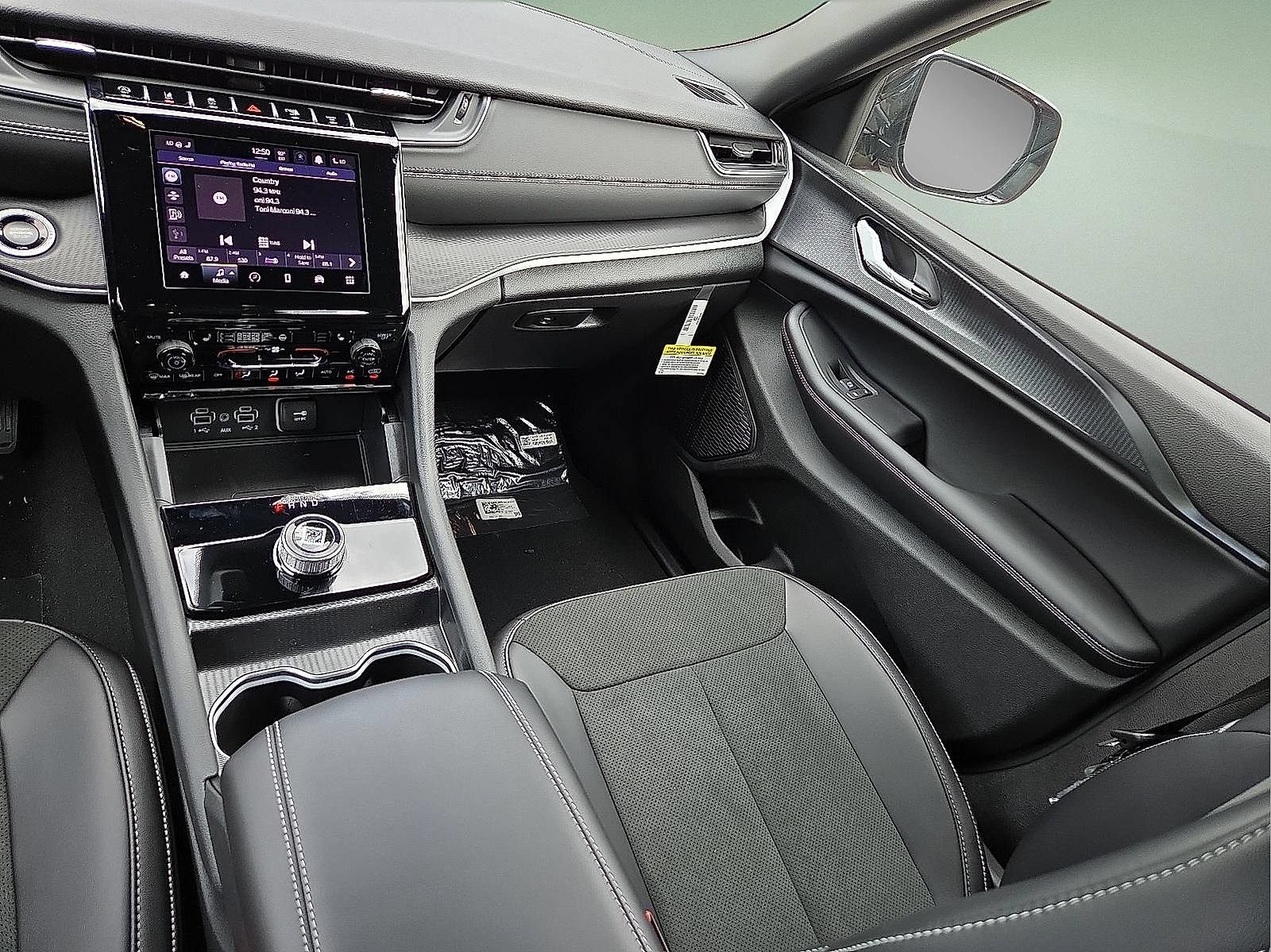 New 2025 Jeep Grand Cherokee L Altitude AWD/4WD image 13