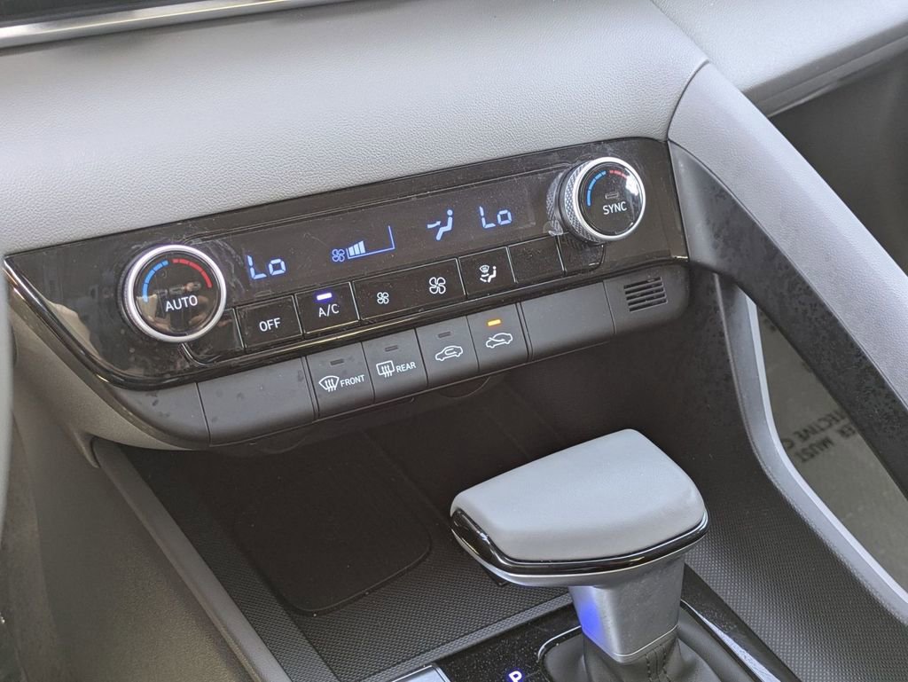 Certified 2025 Hyundai Elantra Sport image 22
