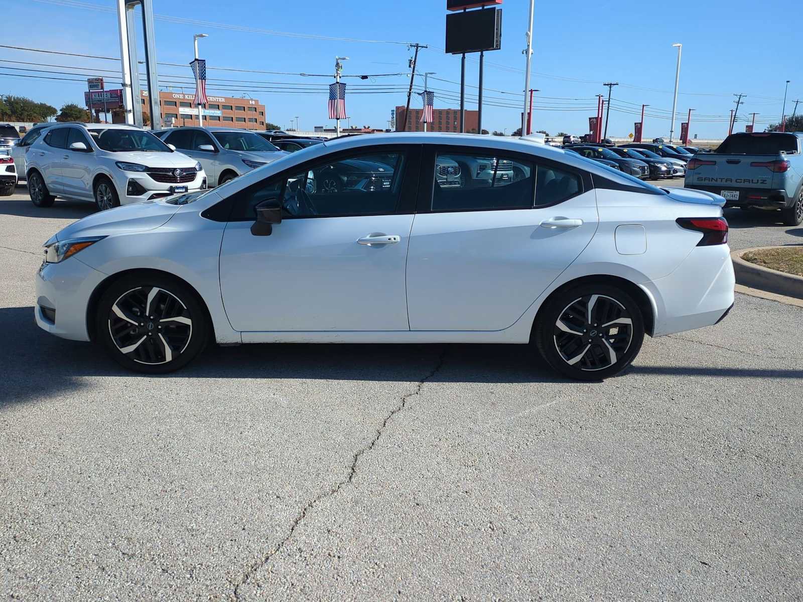 Used 2024 Nissan Versa SR image 5