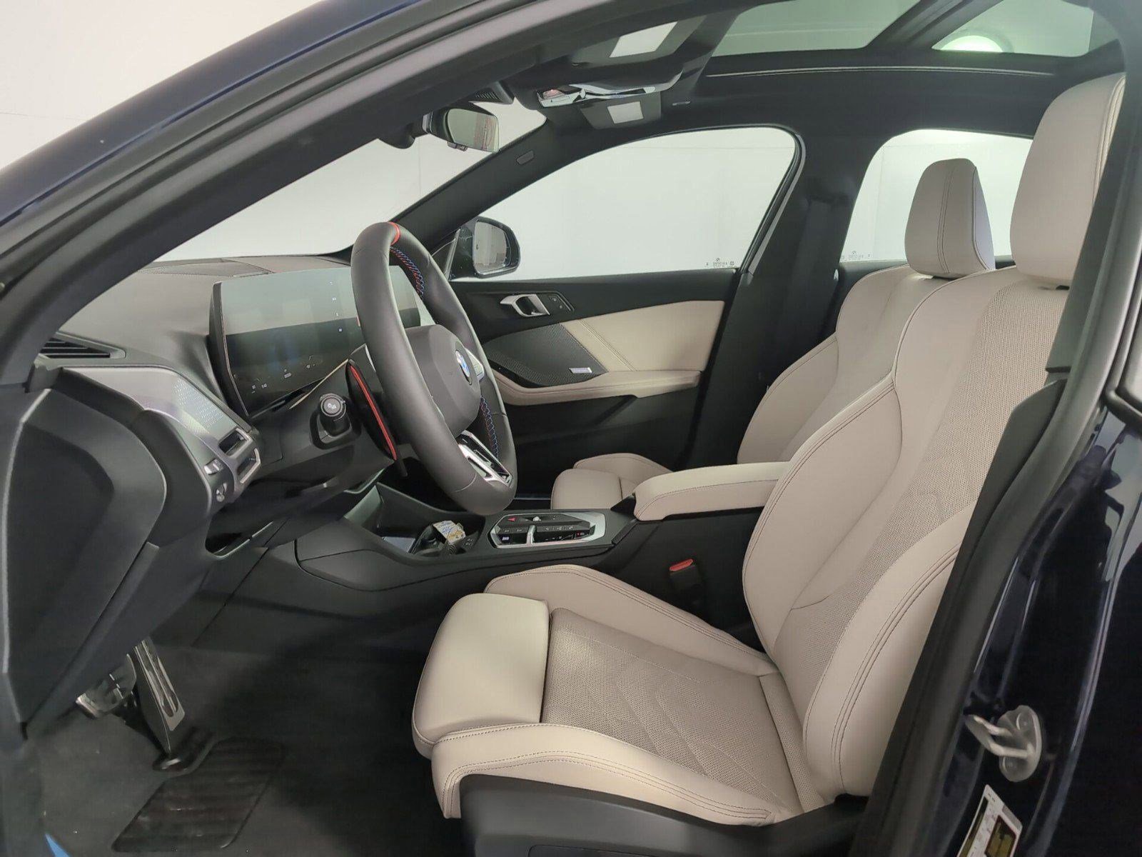 Used 2025 BMW M235i xDrive w/ Premium Package image 5