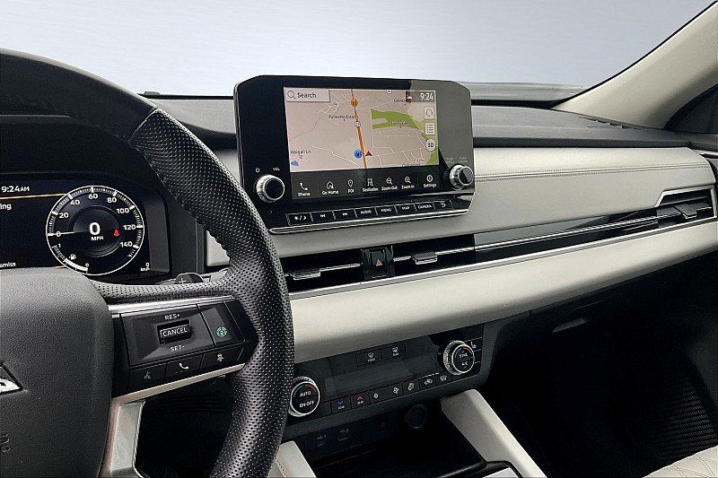 Used 2023 Mitsubishi Outlander SEL AWD/4WD image 6