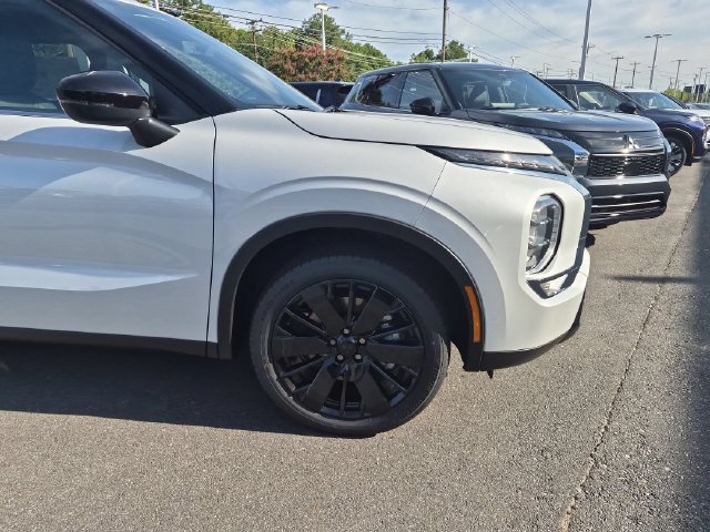 New 2026 Mitsubishi Outlander LE FWD image 10