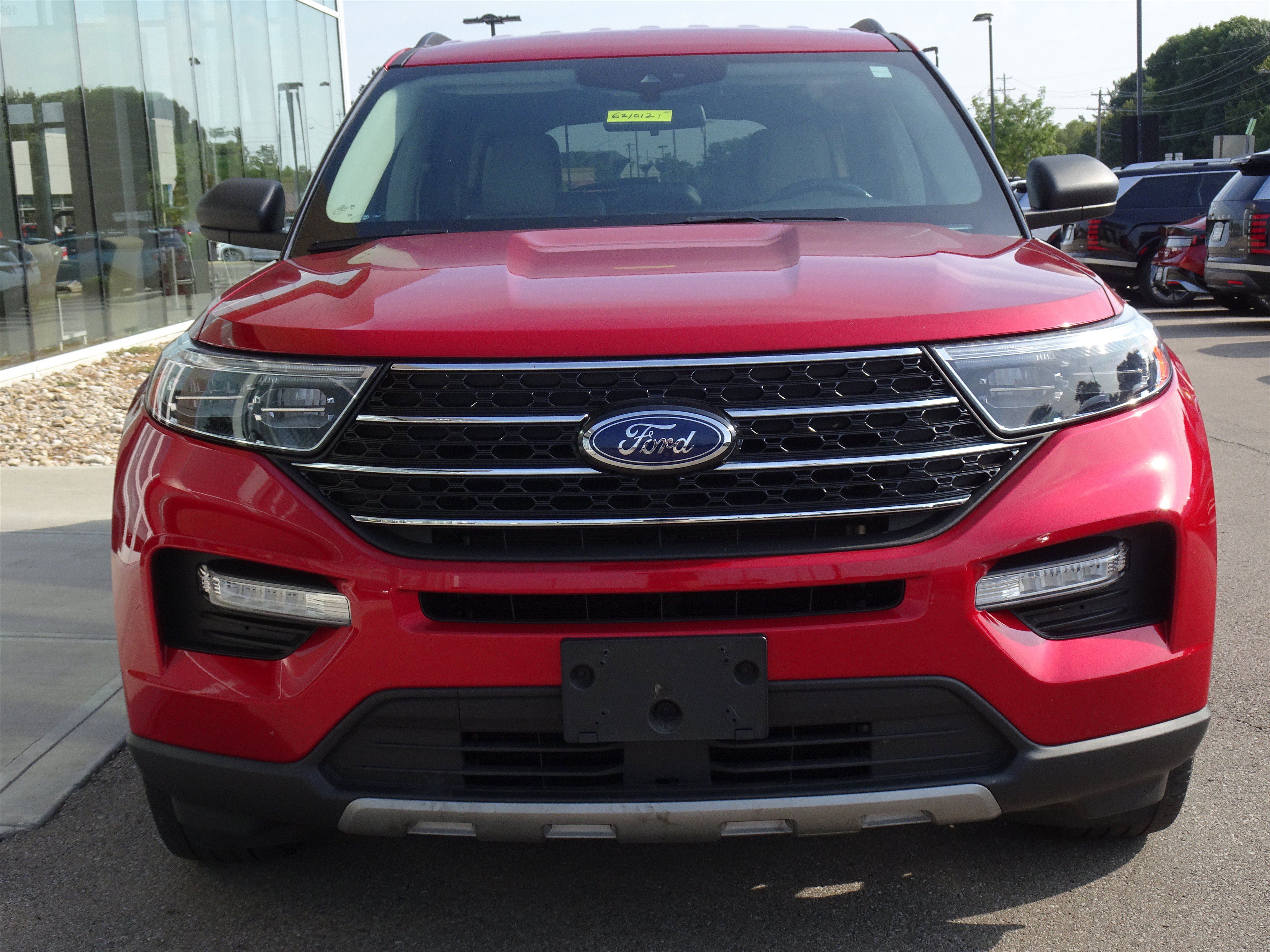 Used 2020 Ford Explorer XLT w/ Equipment Group 202A AWD/4WD image 7