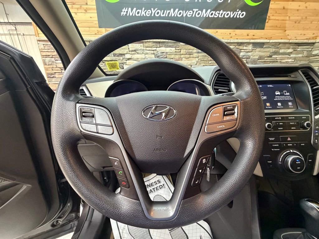 Used 2017 Hyundai Santa Fe SE AWD/4WD image 17