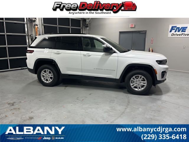 New 2025 Jeep Grand Cherokee Laredo w/ Luxury Tech Group I