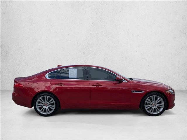 Used 2019 Jaguar XF Prestige image 4