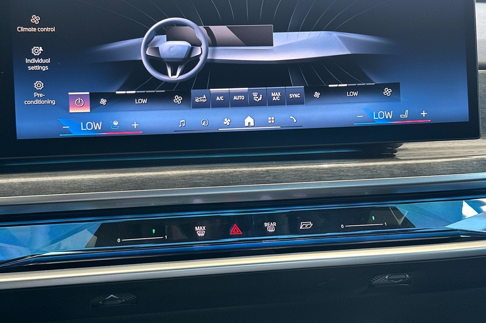 Certified 2024 BMW i7 eDrive50 RWD image 27