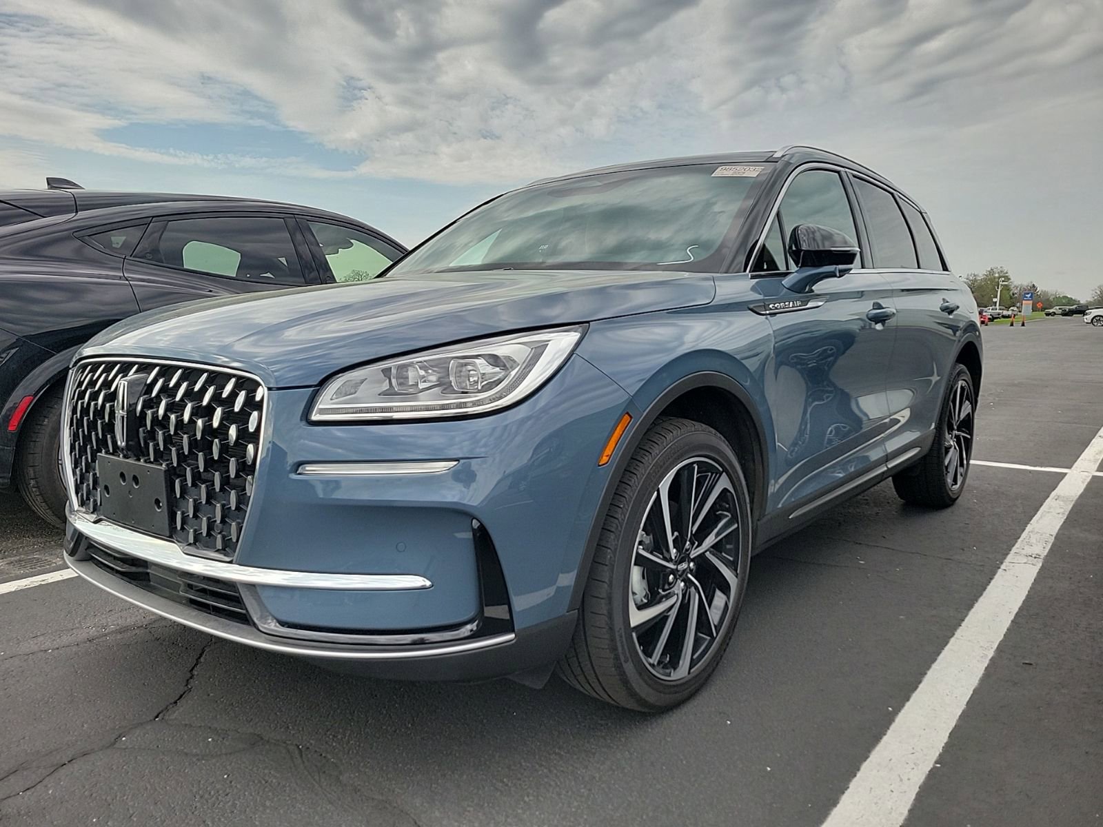 Used 2023 Lincoln Corsair Reserve w/ Equipment Group 201A image 3