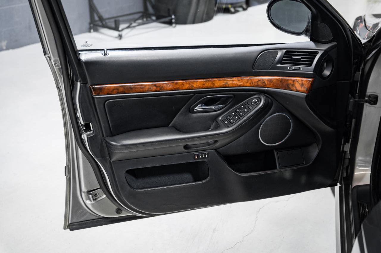 Used 2003 BMW M5 image 14