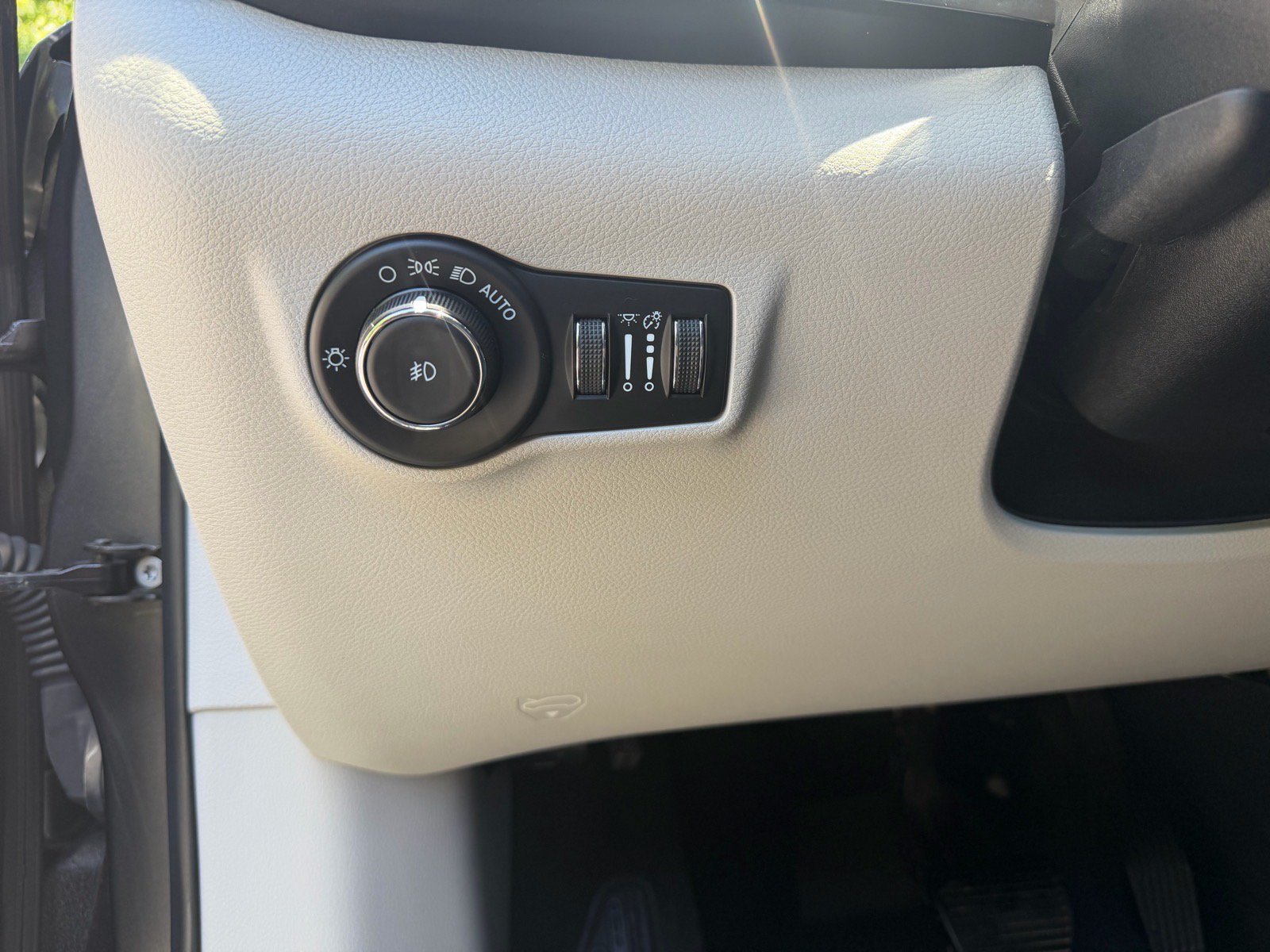 Used 2023 Jeep Compass Limited w/ Elite Group AWD/4WD image 27