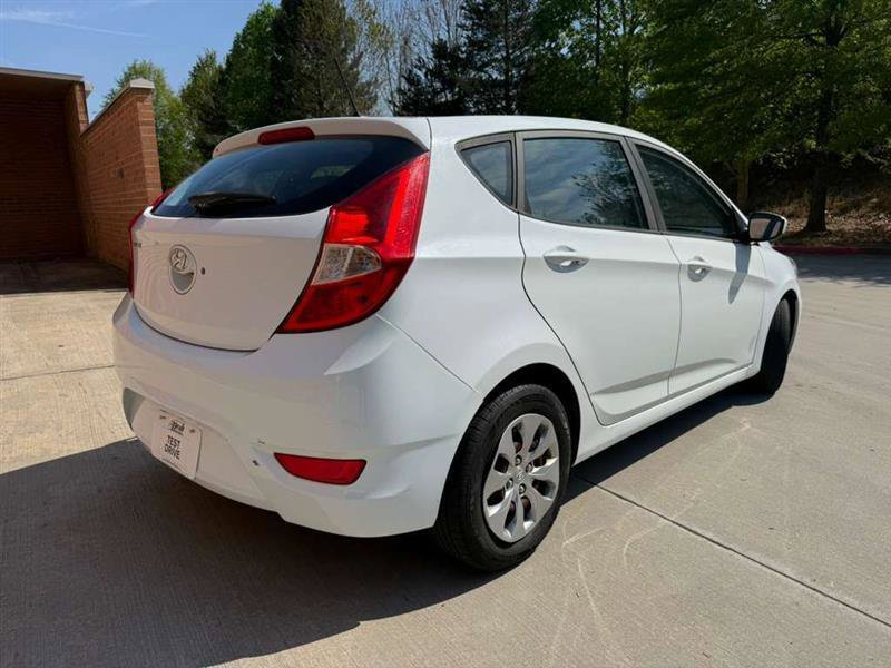 Used 2016 Hyundai Accent SE FWD image 3