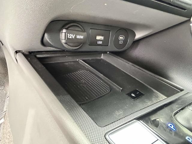 Used 2025 Hyundai Elantra Sport FWD image 19