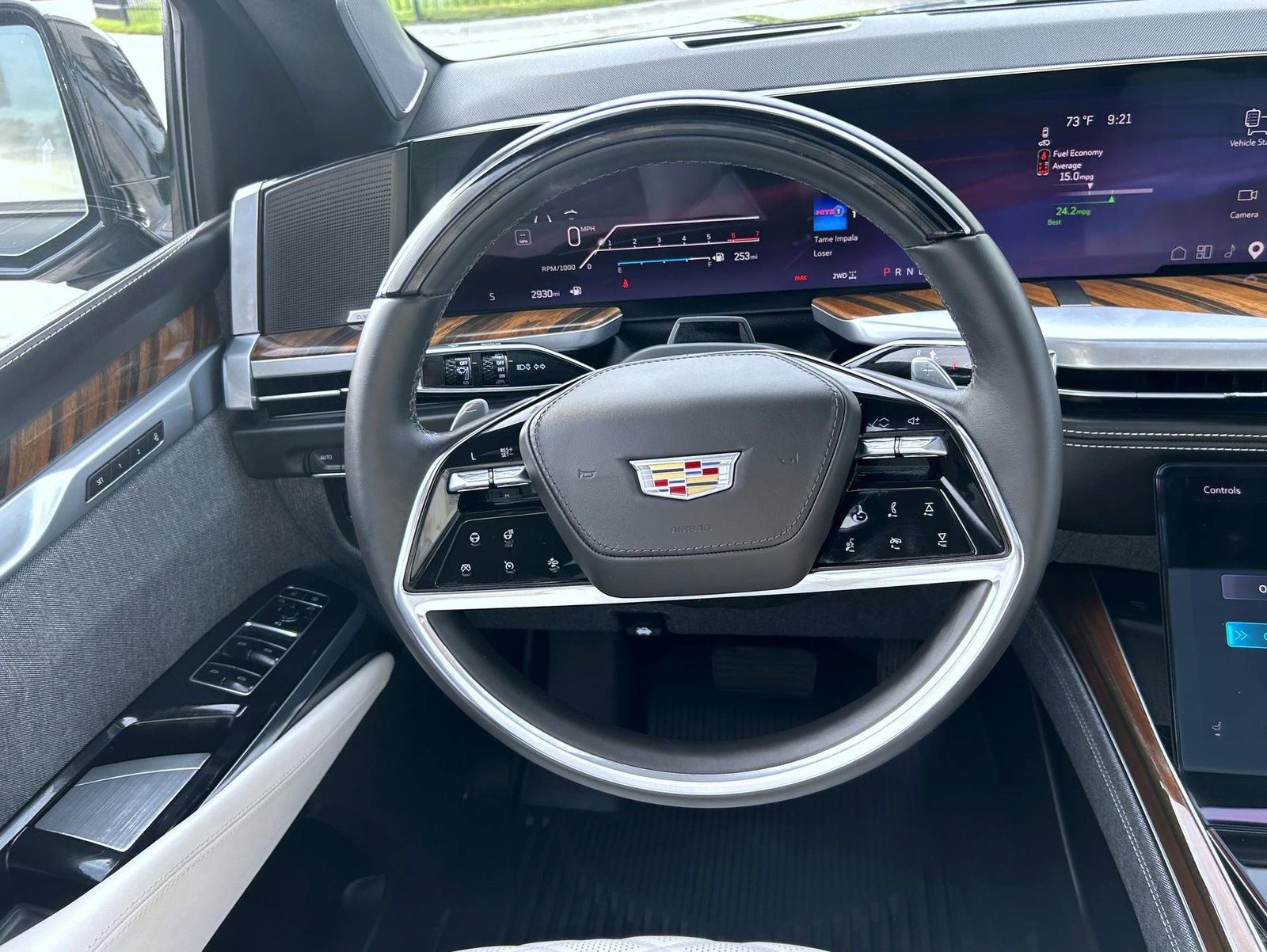 Certified 2026 Cadillac Escalade Platinum Sport w/ LPO, ONYX Package AWD/4WD image 15