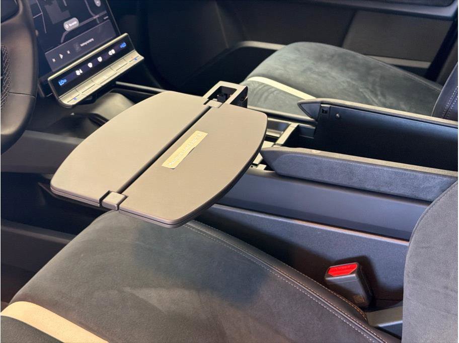 Used 2023 Fisker Ocean Extreme image 21