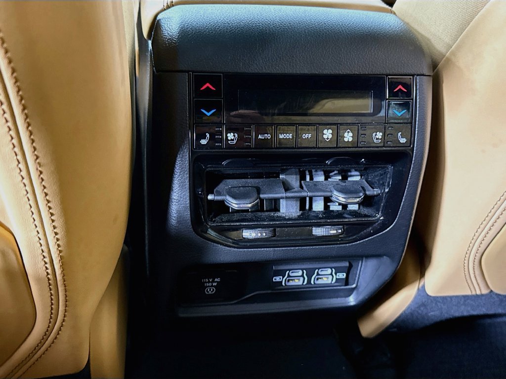 Used 2024 Jeep Grand Cherokee Summit AWD/4WD image 31