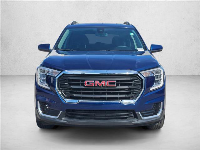 Used 2022 GMC Terrain SLE w/ Driver Convenience Package image 2