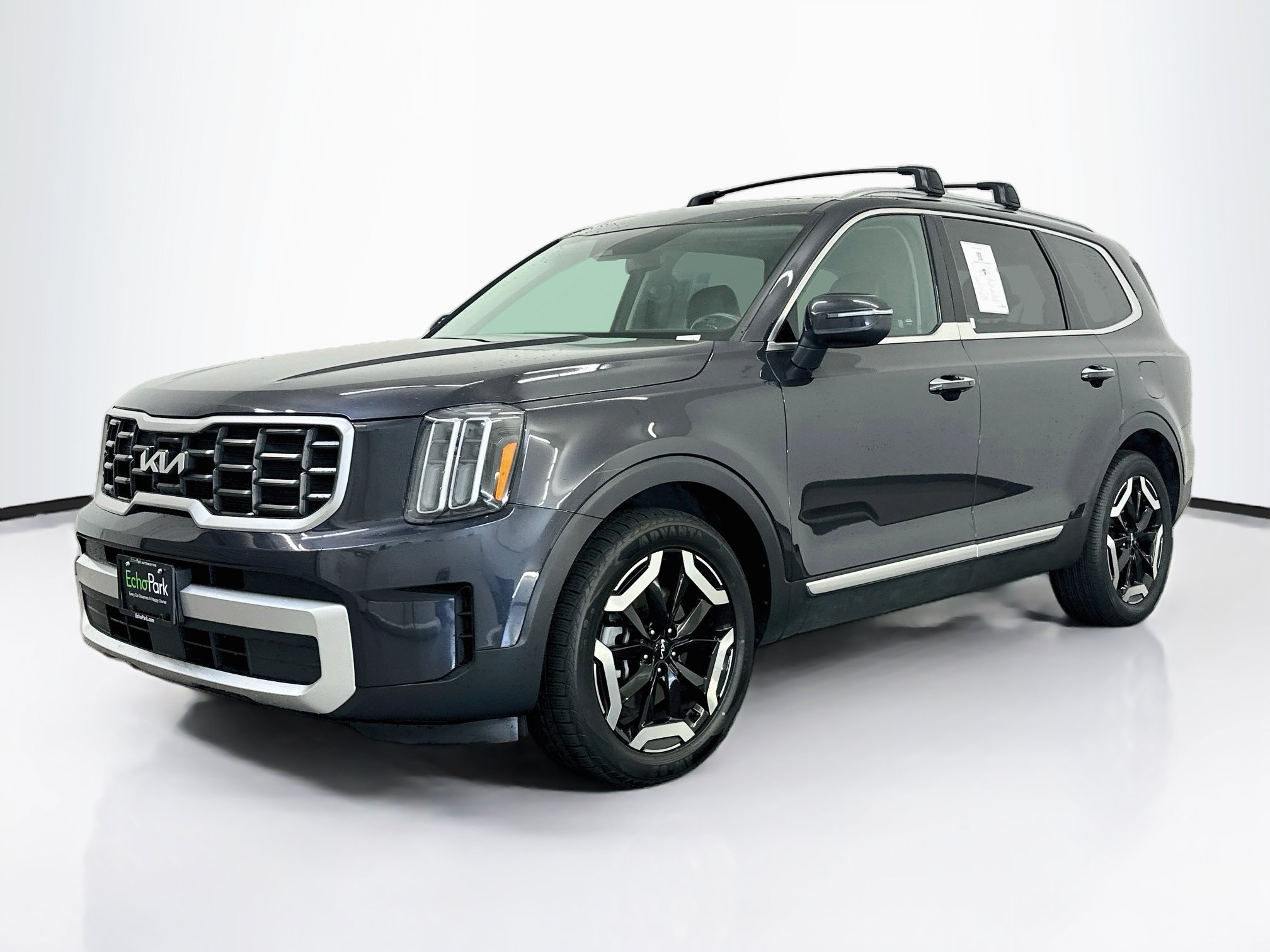 Used 2025 Kia Telluride S AWD/4WD image 3