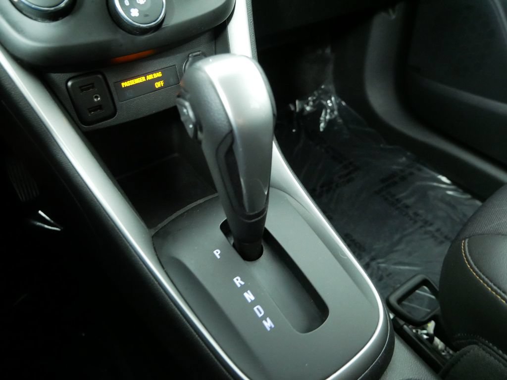 Used 2019 Chevrolet Trax LT w/ LT Convenience Package FWD image 31