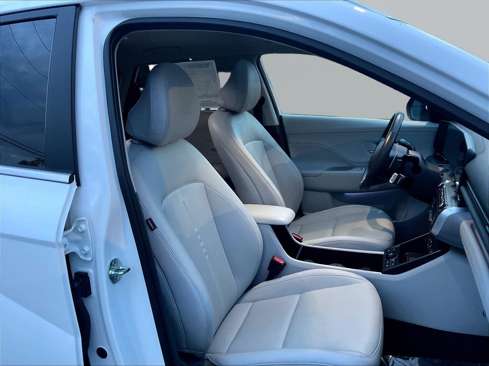 Used 2024 Hyundai Kona Limited AWD/4WD image 29