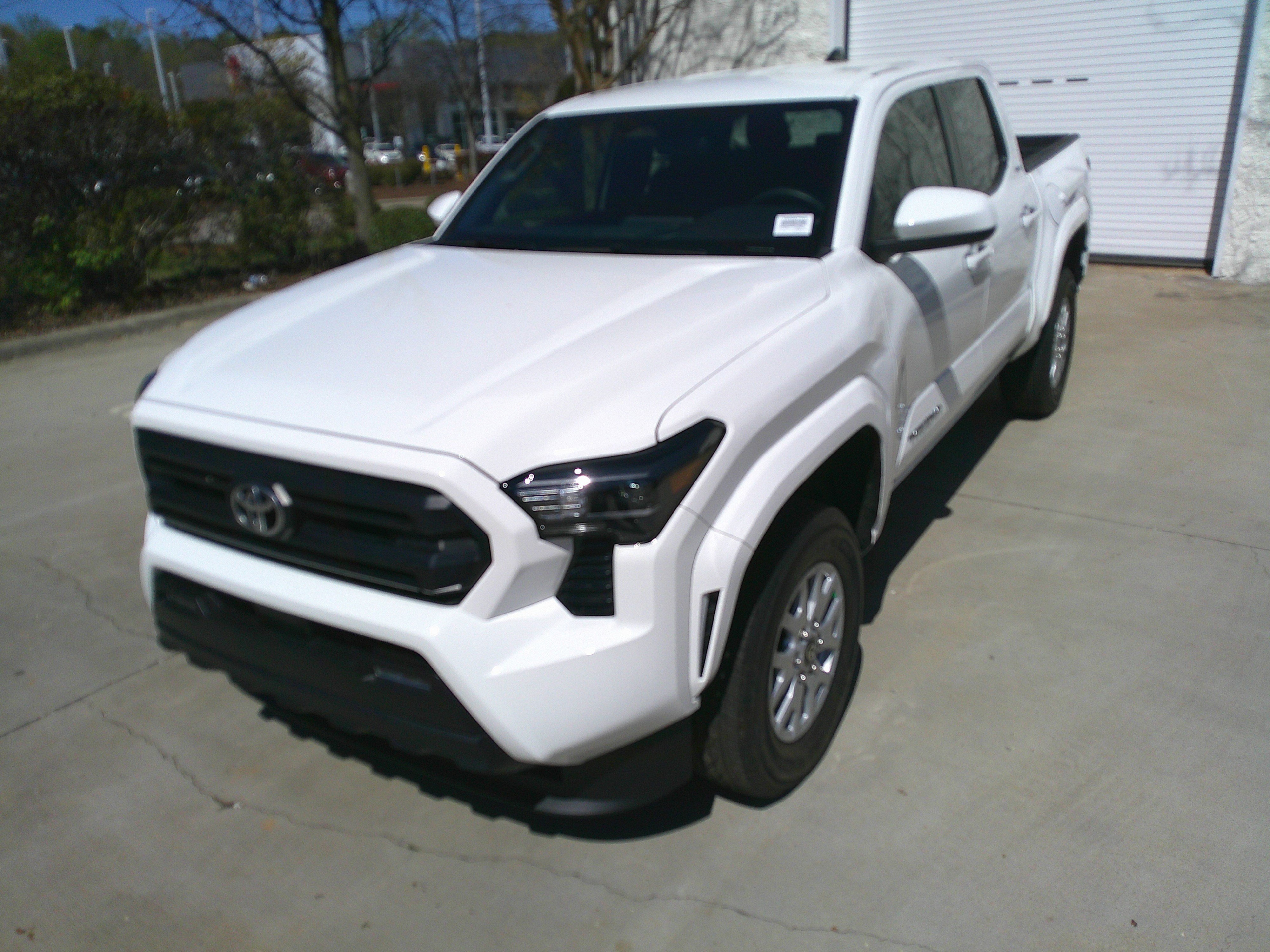 Used 2025 Toyota Tacoma SR5 image 5
