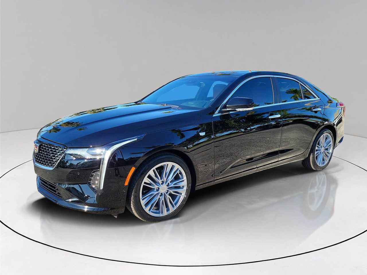 Used 2025 Cadillac CT4 Premium Luxury image 3