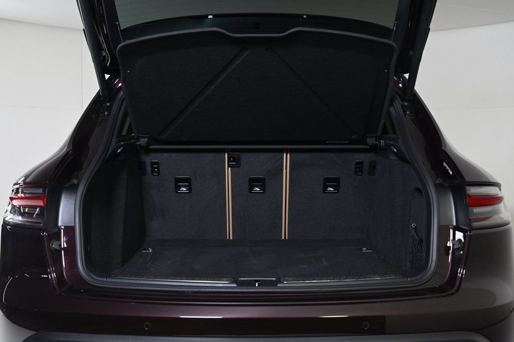 Certified 2024 Porsche Macan image 26