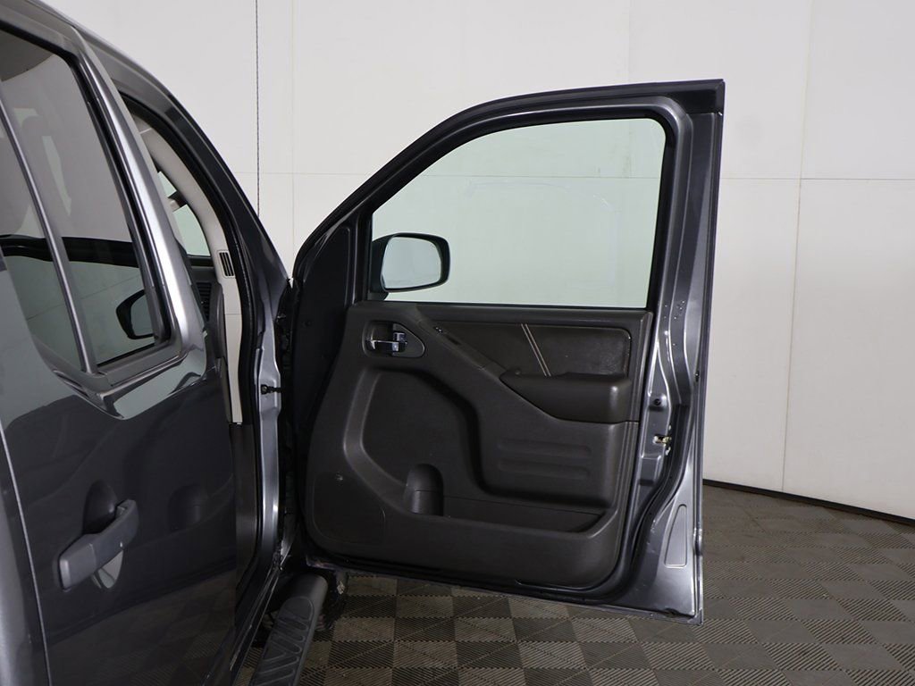 Used 2021 Nissan Frontier PRO-4X w/ Pro-4x Utility Package image 19