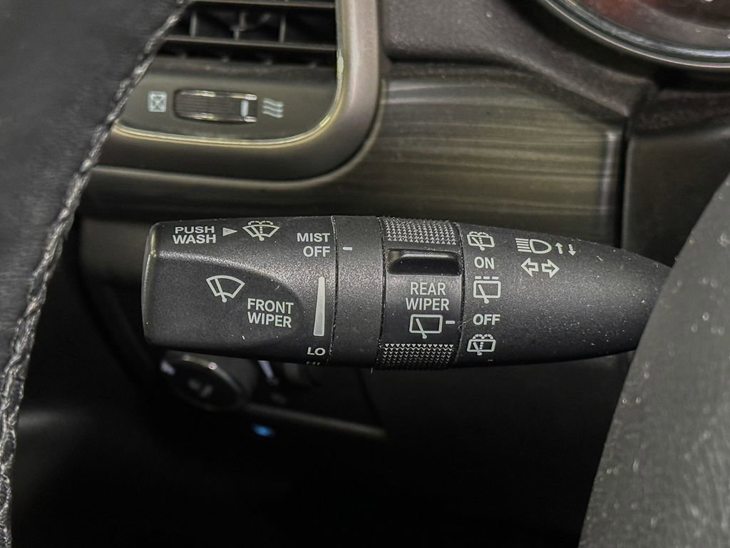 Used 2019 Jeep Grand Cherokee Altitude image 32