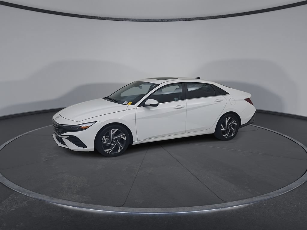 Used 2025 Hyundai Elantra Limited FWD image 6