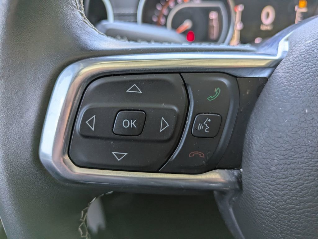 Used 2022 Jeep Wrangler Unlimited Sahara w/ LED Lighting Group AWD/4WD image 17