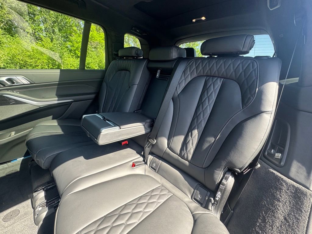 Used 2026 BMW X7 M60i w/ Climate Comfort Package image 23
