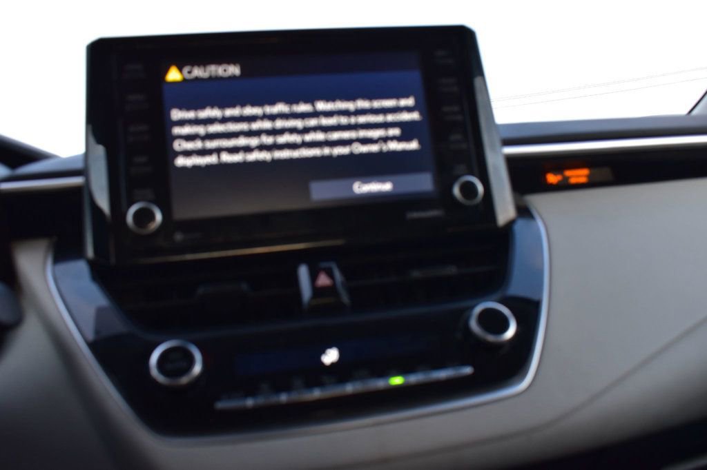 Used 2022 Toyota Corolla LE image 21