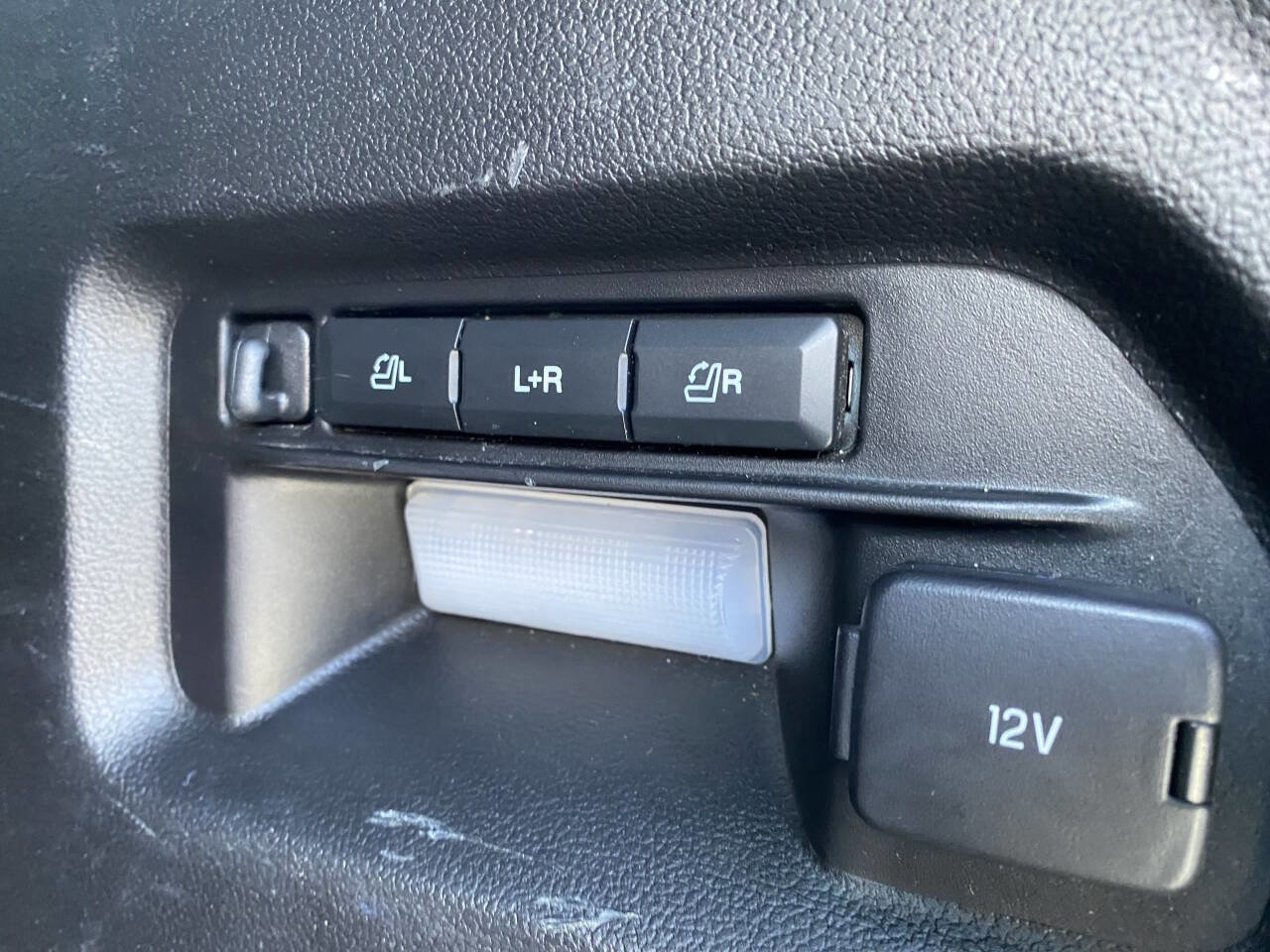 Used 2020 Ford Explorer Limited RWD image 26