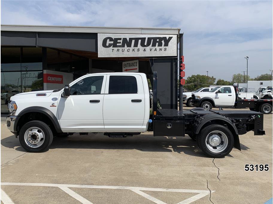 Used 2024 RAM 5500 Tradesman w/ Chrome Appearance Group AWD/4WD image 4