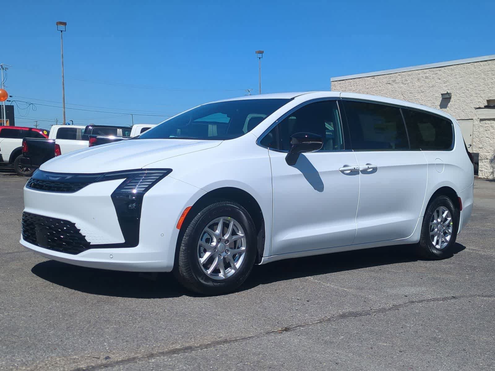 New 2027 Chrysler Pacifica Select FWD image 4