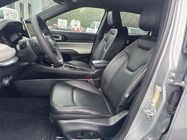 Used 2024 Jeep Compass Limited AWD/4WD image 12